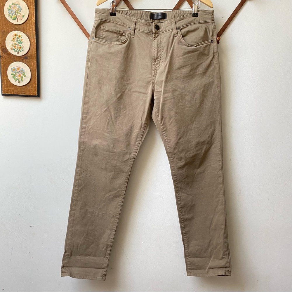🍄 3/$30 J Brand Cole Auburn Chinos